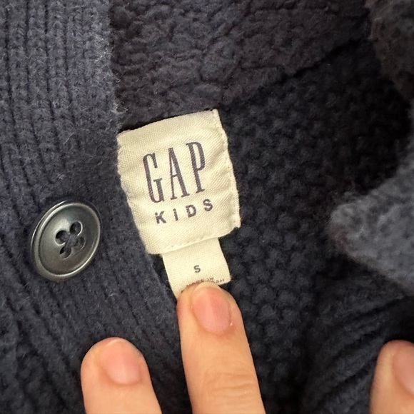 Gap Kids Navy Cable Knit Button Sweater | Size Small (6-7 Years) - Picture 3 of 5